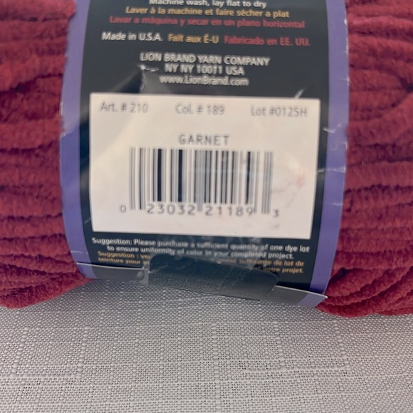 LION BRAND SUEDE YARN BUNDLE OF 7 - Picture 7 of 14
